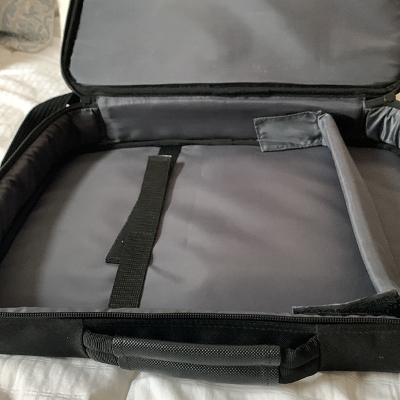 Case Logic computer bag - Picture 3 of 7